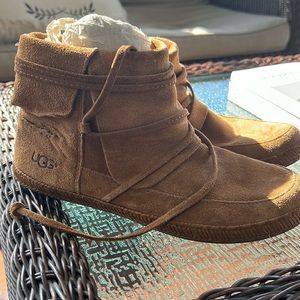 UGG Reid Mocassin Chesnut Tan Ankle Boots Size 7